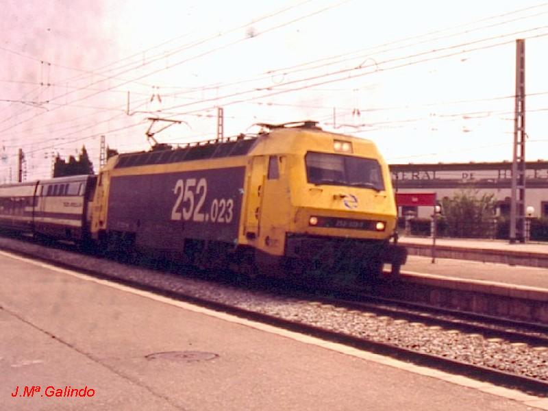 252-023_GAVA_1995-08.jpg