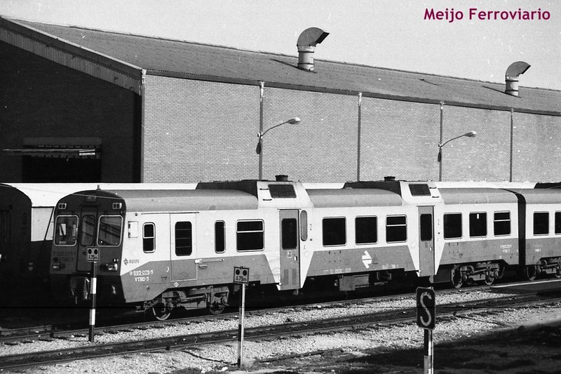 Automotor diésel 593, Salamanca 1992.jpg