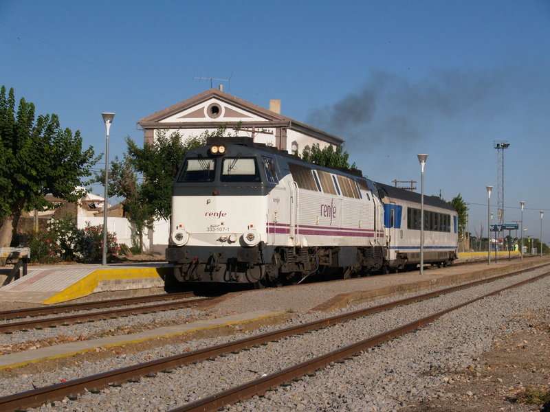 333-107 SALIENDO DE CASTUERA CON EL ARCO GARCIA LORCA BADAJOZ-BARCELONA.JPG
