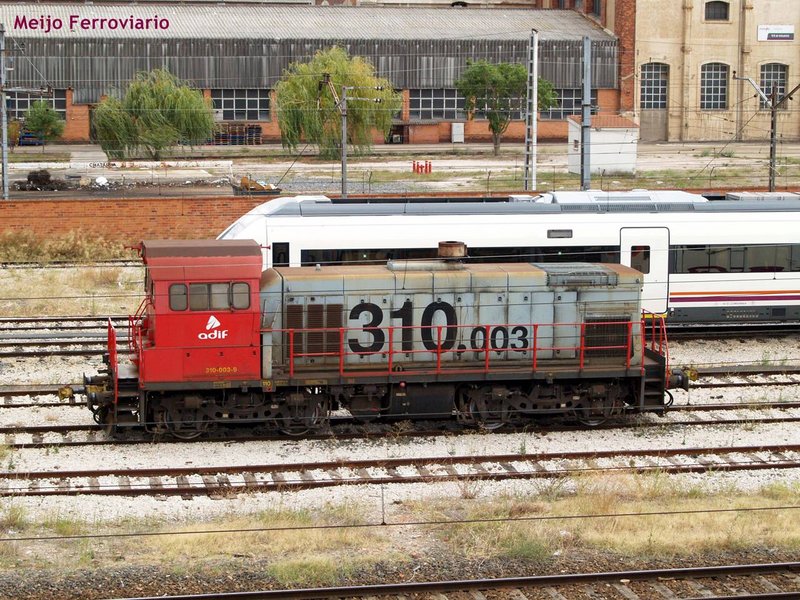 Locomotora 310.003 de Adif.JPG