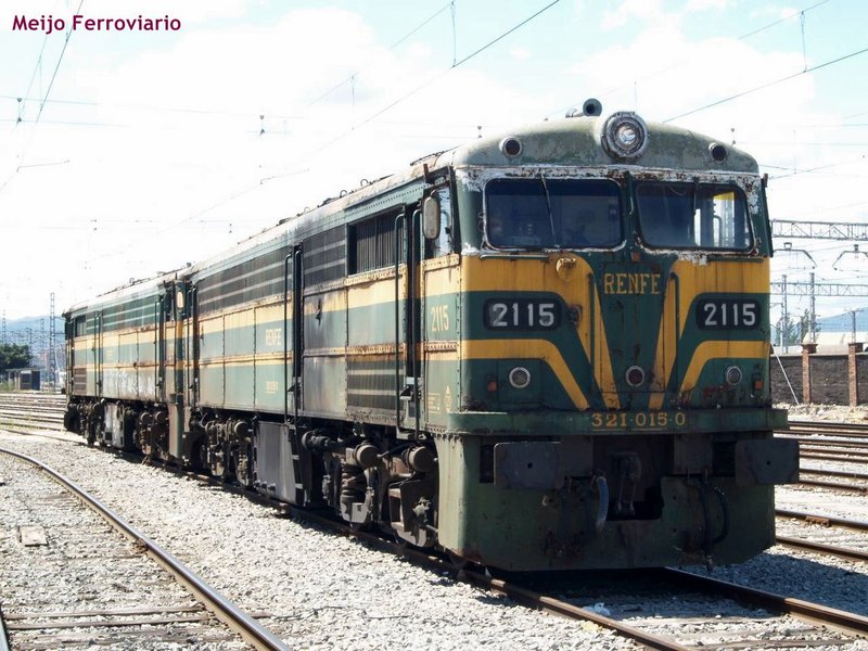 Locomotoras 321 en Miranda de Ebro.jpg