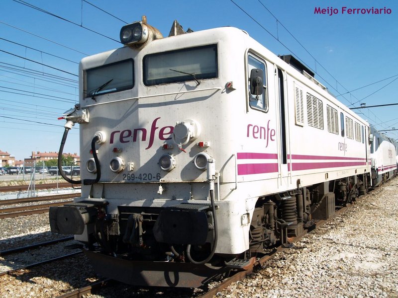 Locomotora 269.400 de Renfe Operadora.JPG