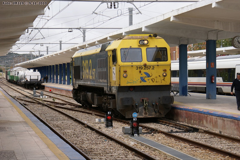 319-257-2 En la estación de Jaén.jpg