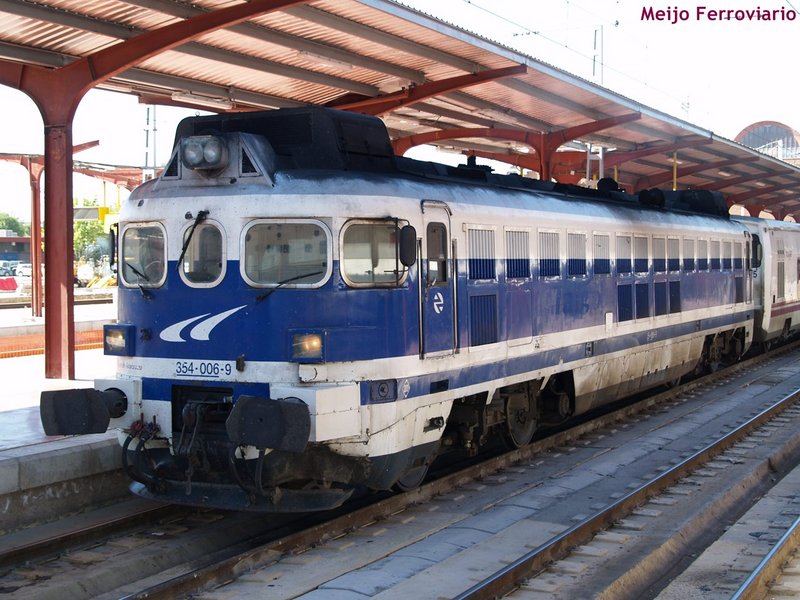 Locomotora diésel hidraúlica 354.JPG