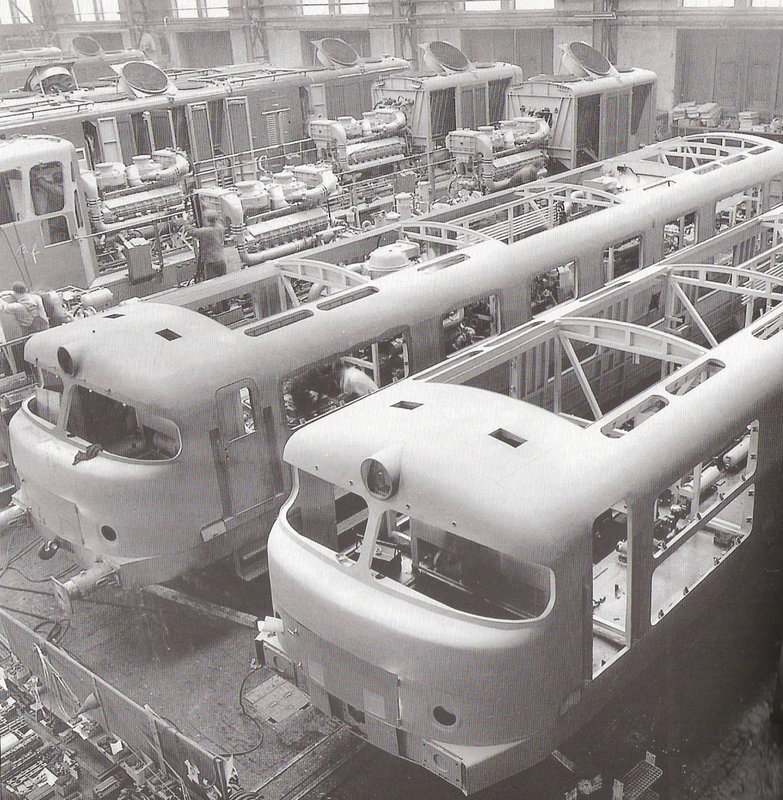 c85 Dos 2.000-T en proceso de construccion en Alemania. Año 1964.jpg