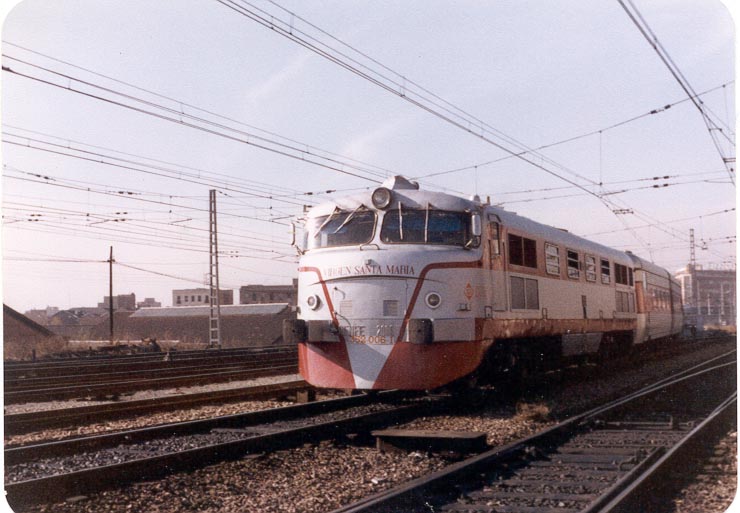 d179 352 en M-Atocha. (XII-1978).jpg