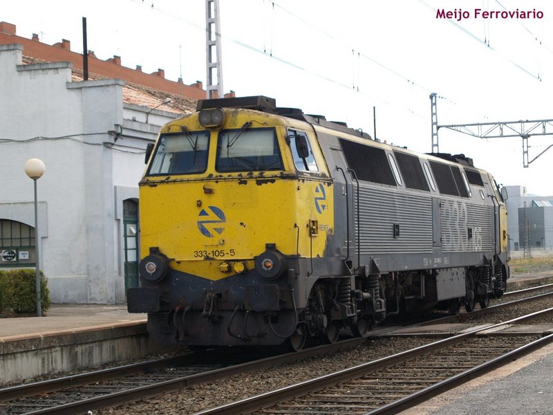 Locomotora 333.105 en Miranda de Ebro.JPG