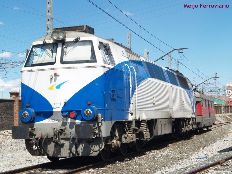 Locomotora 333.103 Grandes Líneas.JPG