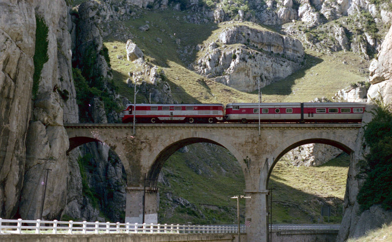Talgo Bilbo-Madrid.jpg