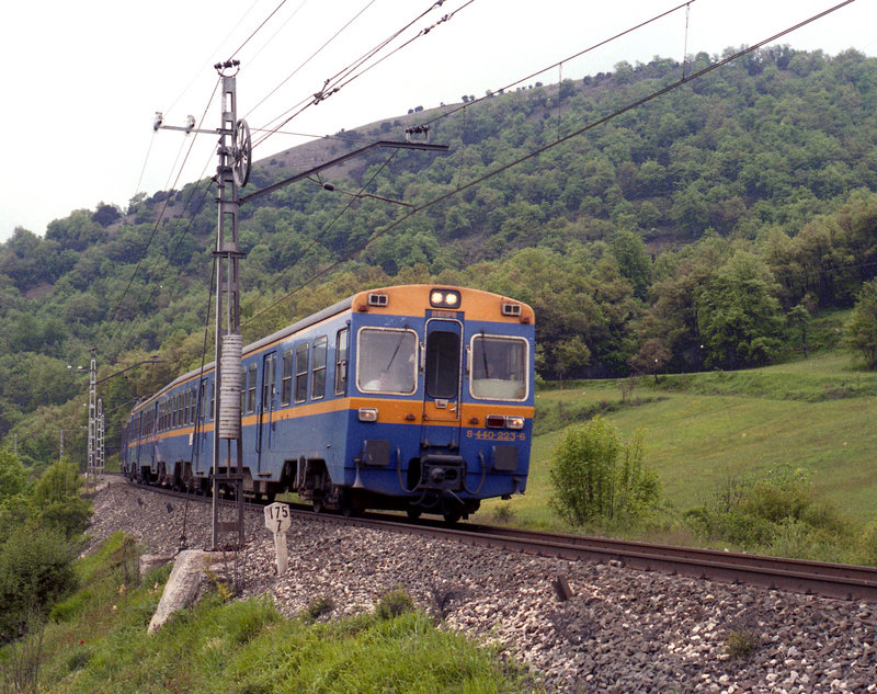 UT 440-223  Bilbao-Castejón (17-5-87).jpg