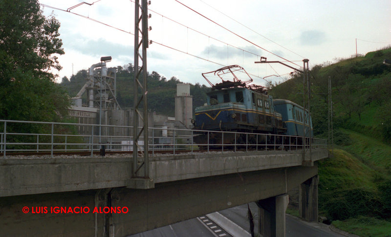 Correo Bilbo-Donostia en Lasarte. (24-10-87).jpg
