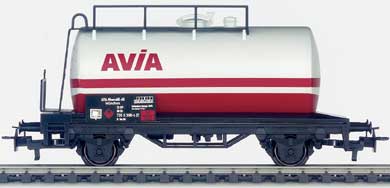 AVIA 44401.jpg