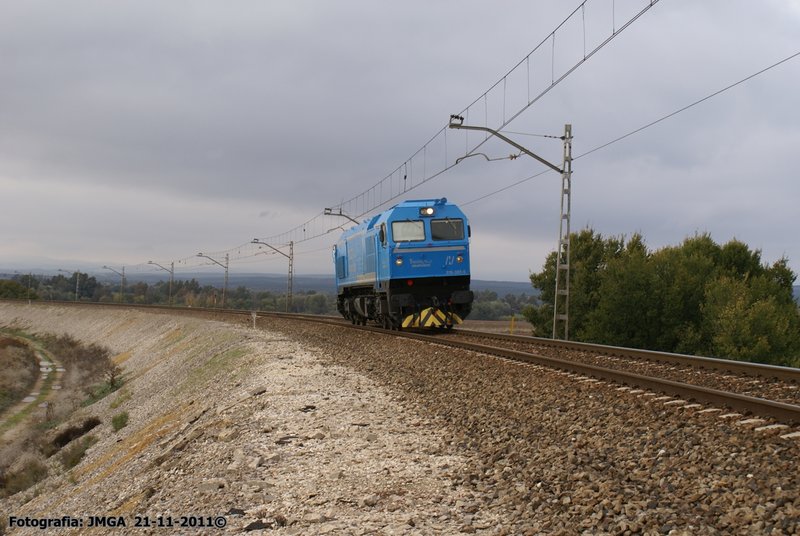 319-324-0 Tracción Rail.JPG