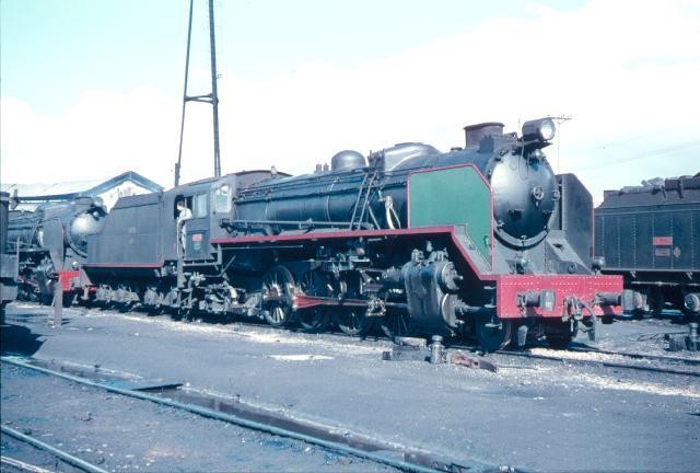 1-4-1 F 2366.jpg