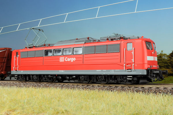 BR151_Seitenansicht_rot.jpg