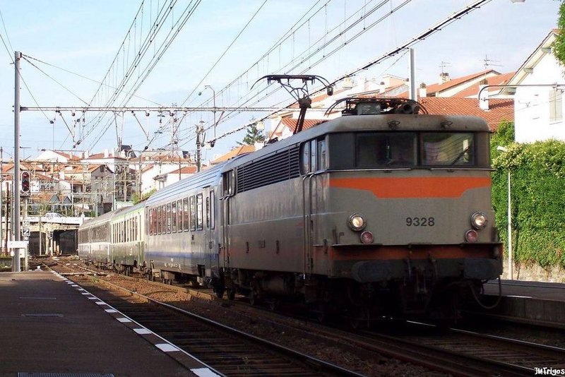 100_5742 Hendaya 9328 TER BDX-Irun.JPG