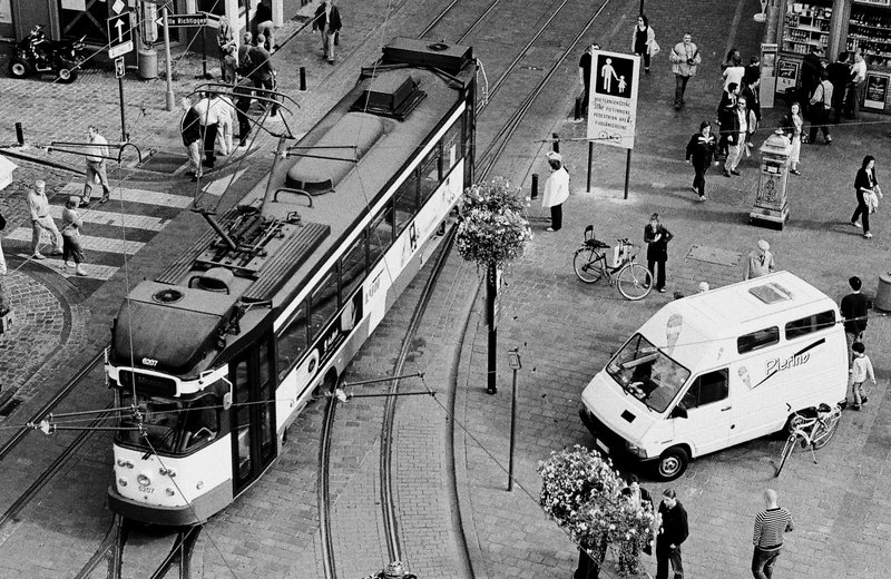 Tranvía junto a St.-Veerle-Plein (Gent)  (18-8-07).jpg