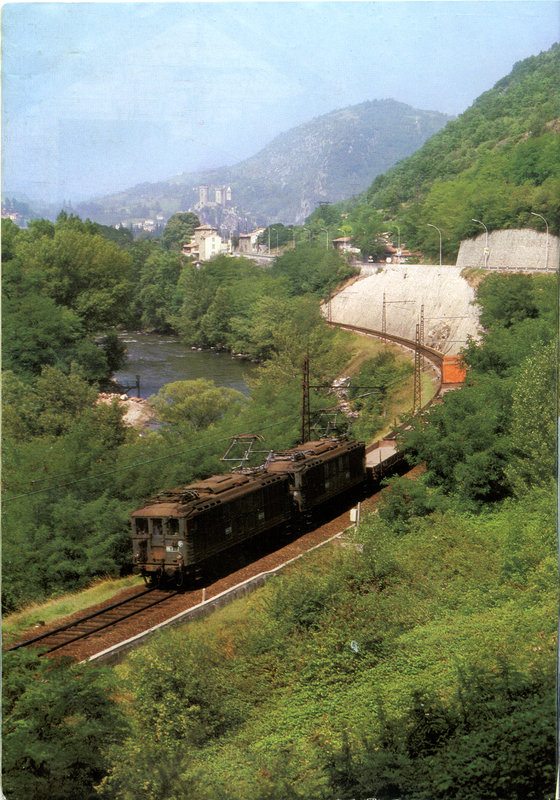 4-BB 4193 y 4116 en mando multiple cerca de Foix en 1984.jpg
