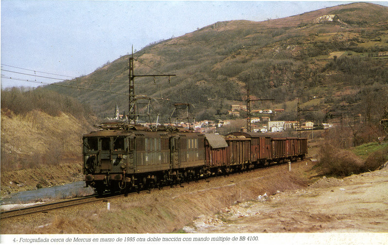 6-BB 4116 con otra en mando multiple cerca de Mercus, 03-85.jpg