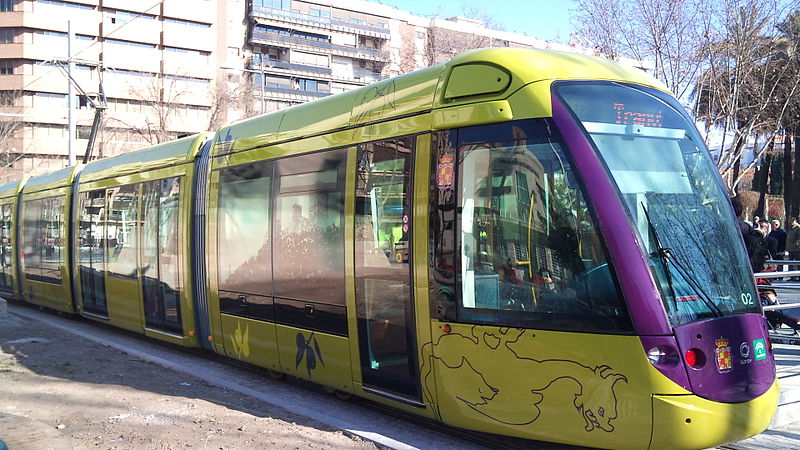 800px-Jaén_-_Tranvía_en_Las_Batallas.JPG