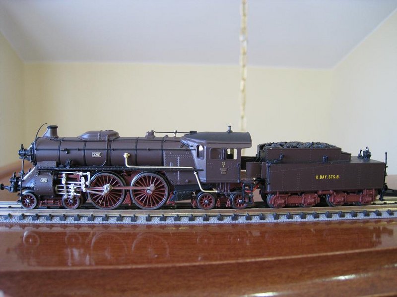 MINITRIX 12707 S-2-6 (marron) ( F. A.) 001-30.JPG