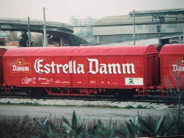 JPD-1 2251xxx Estrella Damm-1.jpg