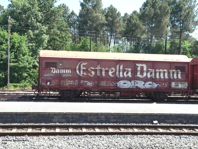 JPD-1 2251502-2 Estrella Damm.JPG