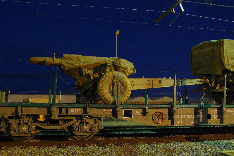 OBUS M-114 155.JPG