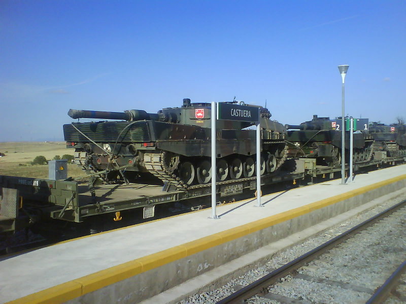 trenmilitarencastuera1.jpg