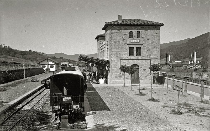 VN tren en Oñati 1923 (Fototeka Kutxa, fondo Ricardo Martín).jpg