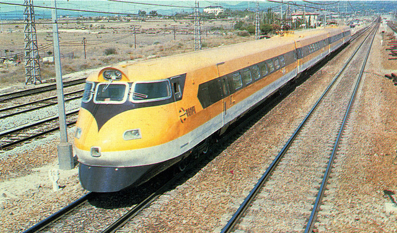 206-Electrotren 443 circulando por la lnea Madrid-Avila..jpg