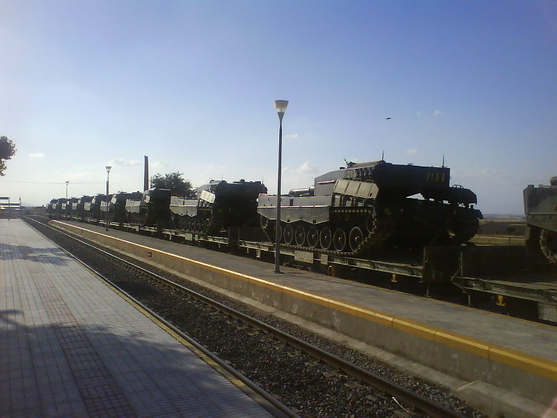 trenmilitarencastuera.jpg