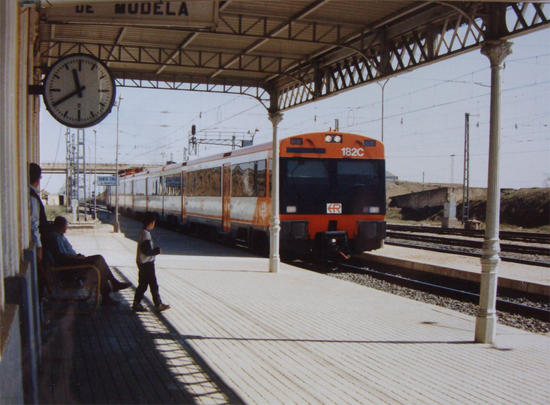 208-Aut. 470-190 efectuando parada en Santa Cruz de Mudela, 06-1995..jpg