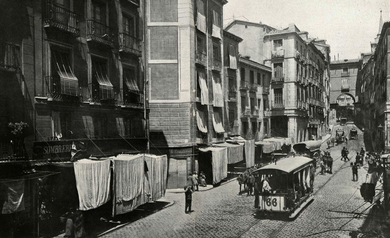 Madrid_calle Toledo_hacia 1875.jpg