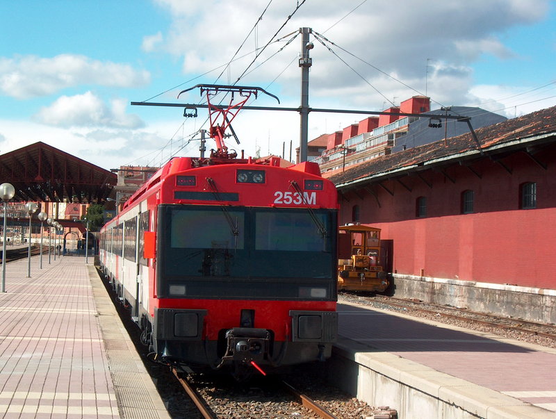 Unidad electrica 440-253-3 (02).jpg