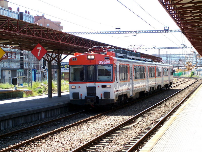 Unidad electrica 440-096-6 (02).jpg