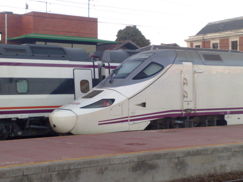 alvia saliendo.jpg