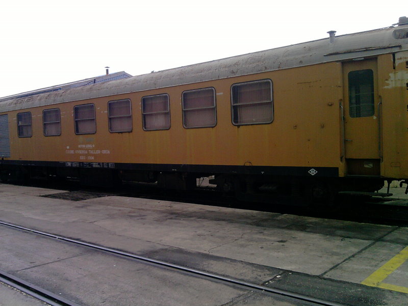 Tren Taller 1  coche vivienda.jpg