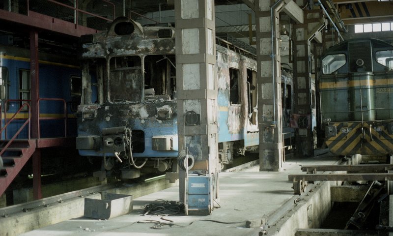 F-22-14  441-005 calcinada, en el interior de los talleres de Olaveaga. (24-12-87).jpg