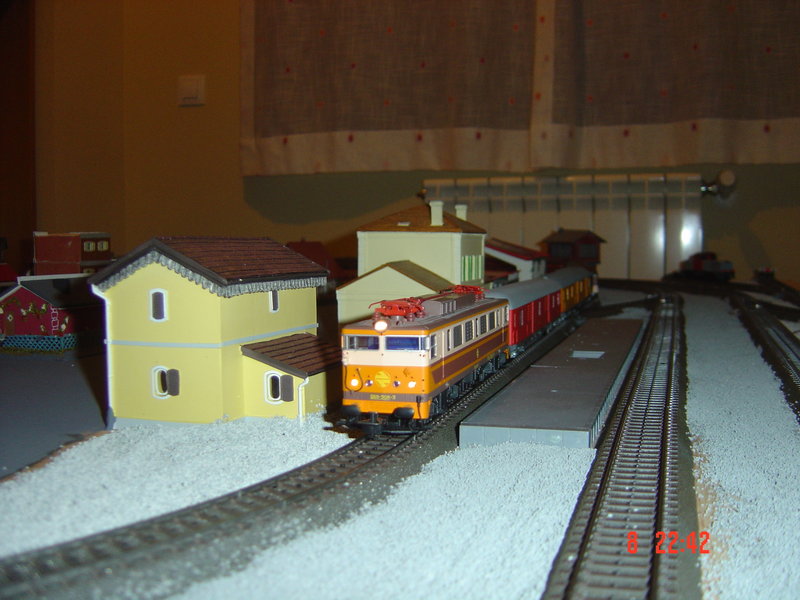 EXPRESOS,OMNIBUS Y POSTALES MAQUETA NUEVA 007.JPG