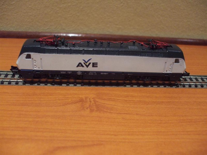 252 AVE 008.jpg