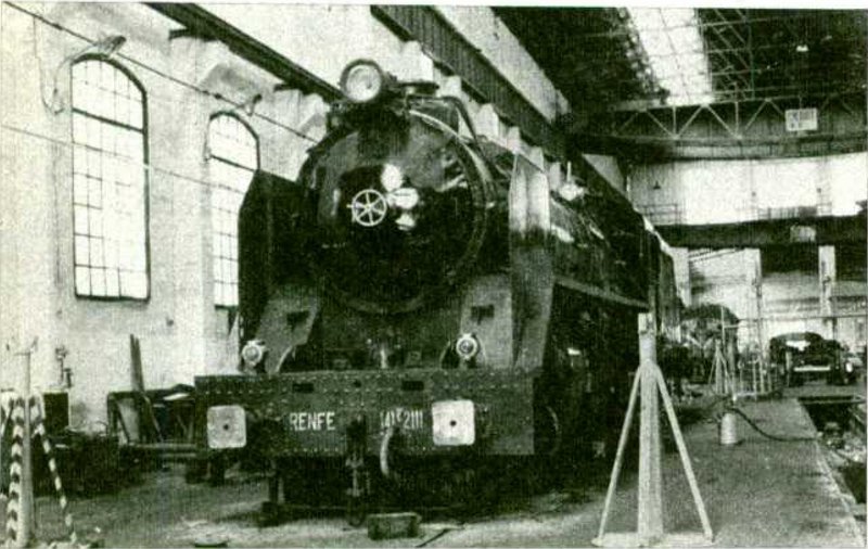 Mikado 141 F 2111 finalizando su restauración en los Talleres de Valladolid.jpg