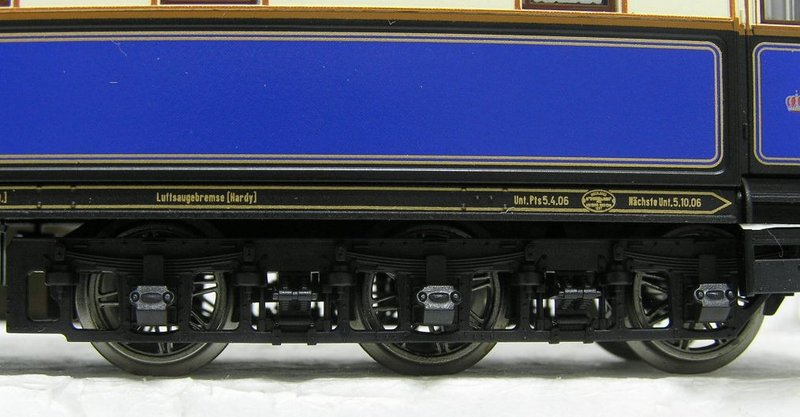 7 Tren real bogies.JPG