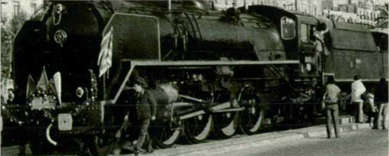 Renfe Mikado 141 F 2413 en el Moll de La Fusta.png