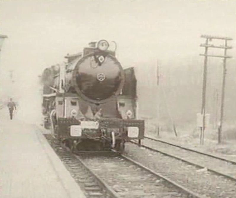 Renfe Mikados 141 F 2413 y 2111 con el tren histórico Barcelona-Portbou con motivo del Centenario de la estación froteriza de Portbou-Cervere el 22 de Enero de 1978.JPG