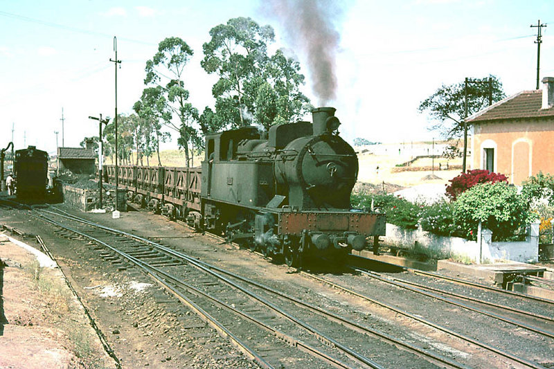 Ferrocarril de Tharsis La Nº 39 Tharsis con un tren de piritas de cobre en la estación del Empalme.jpg