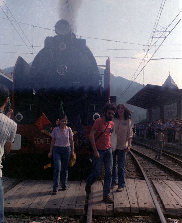 Renfe Mikado 141 F 2413 estacionada en Ripoll con motivo del centenario de el Ferrocarril Barcelona-Ripoll-San Juan de Las Abadesas celebrado en Ripoll el 5 de Octubre de 1980.jpg