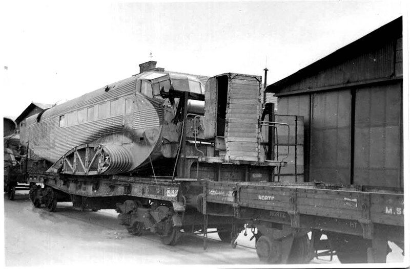 Foto ferrocarril del norte transportando un Jung.jpg