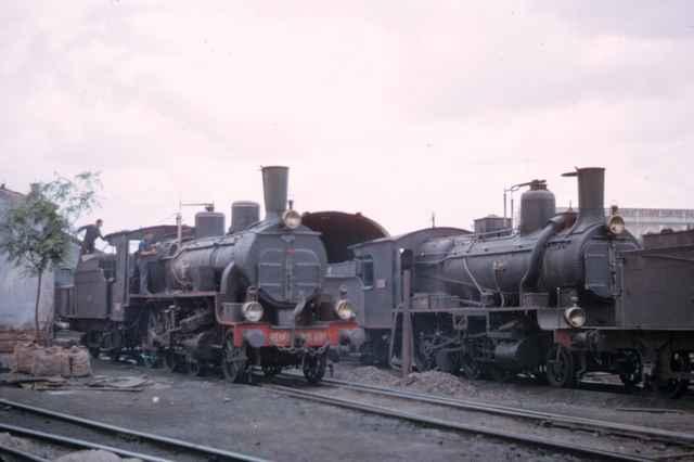 130-2068 en el depósito de Puente Genil el 28-05-1966..JPG