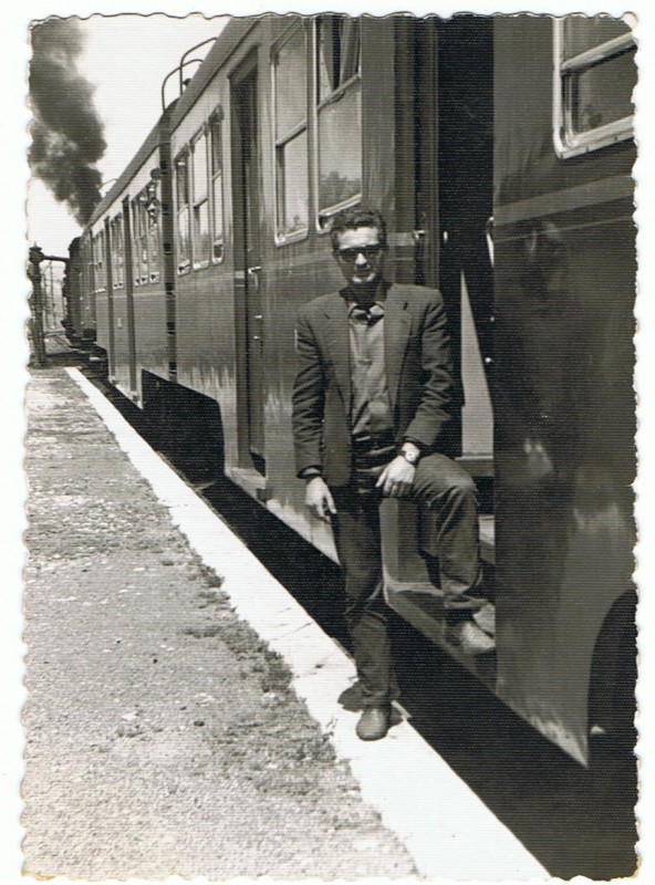 El correo tomando agua en Luque.jpg